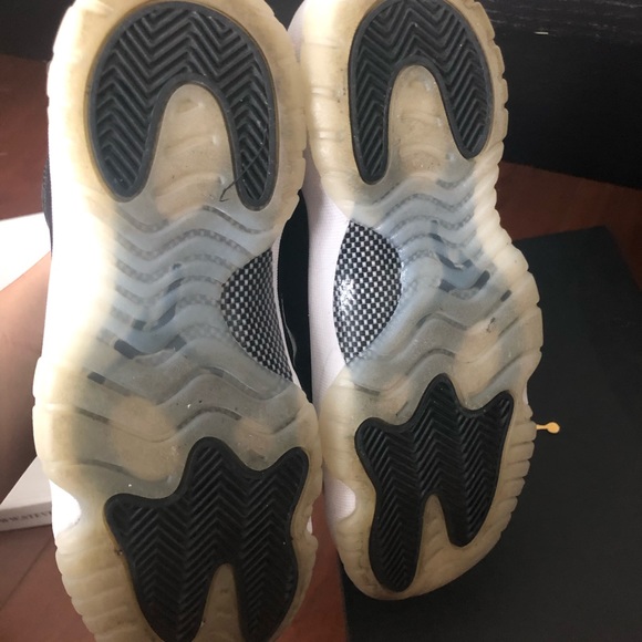 Air Jordan’s 11 retro low - Picture 6 of 7